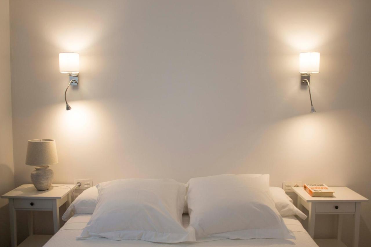 Apartamentos Madreselva Fernan Perez Bagian luar foto