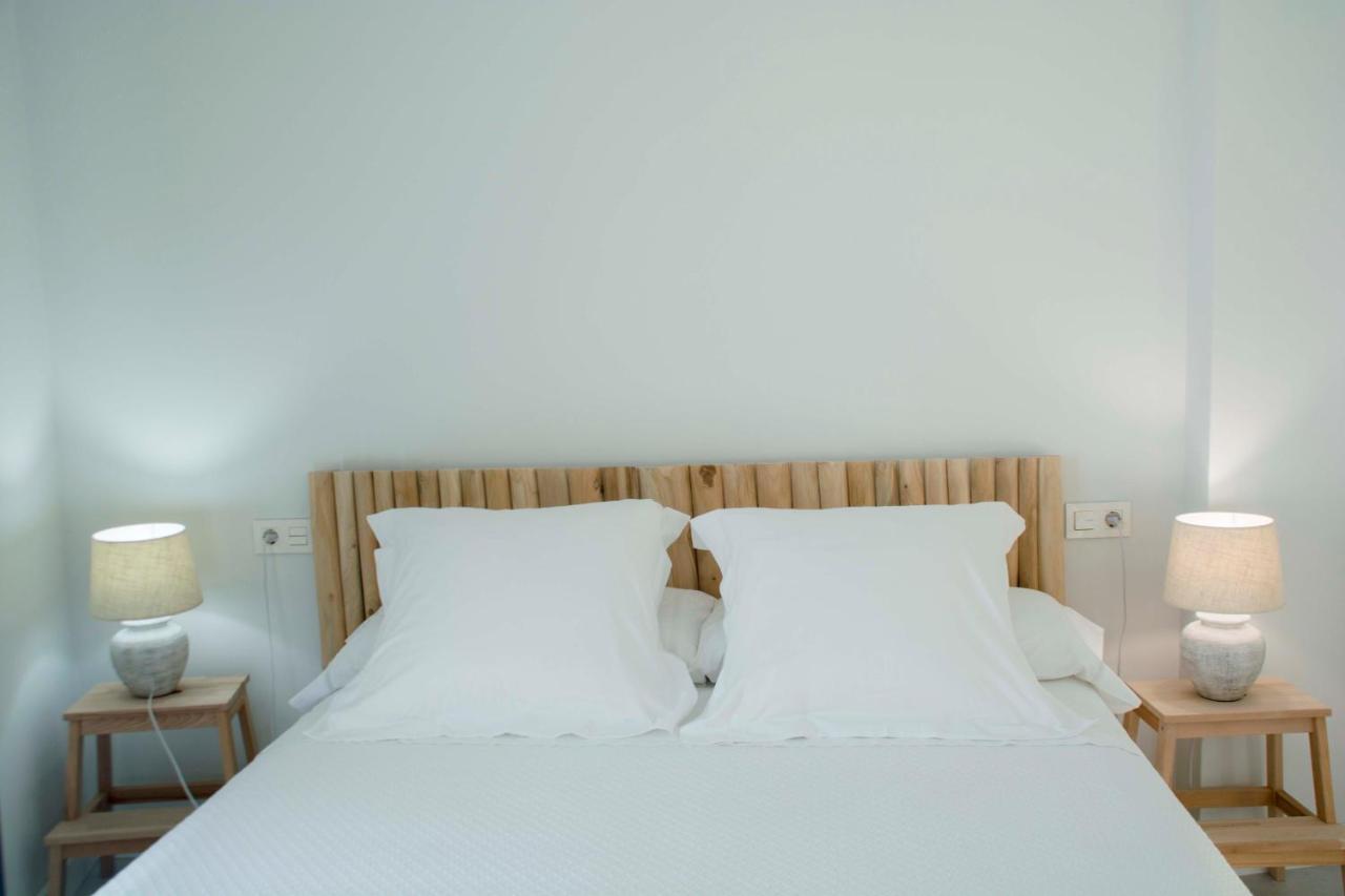 Apartamentos Madreselva Fernan Perez Bagian luar foto