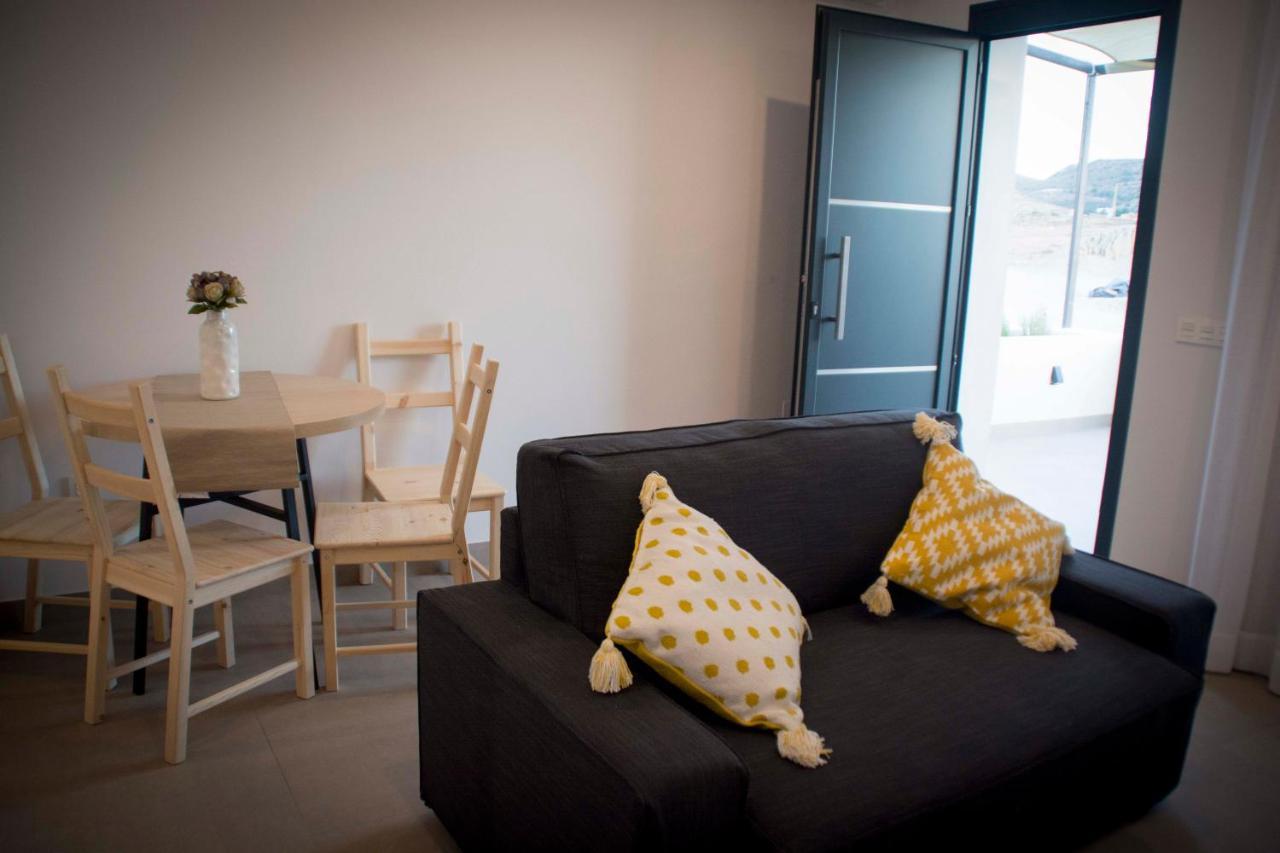 Apartamentos Madreselva Fernan Perez Bagian luar foto