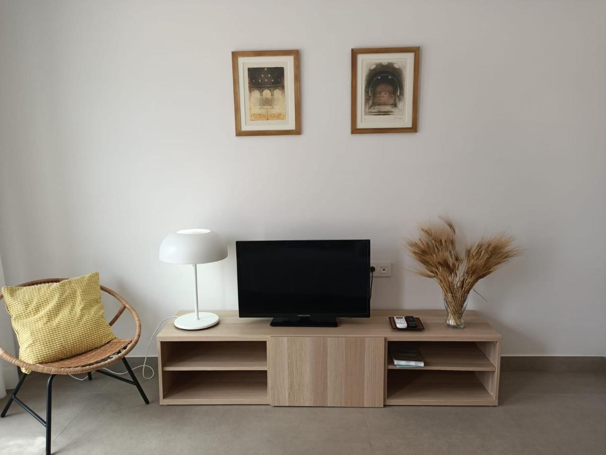 Apartamentos Madreselva Fernan Perez Bagian luar foto