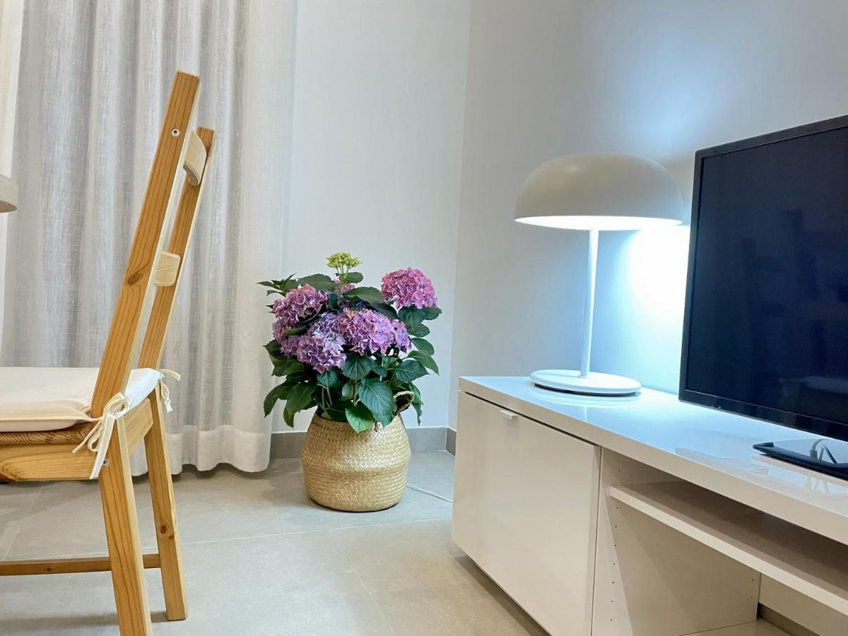 Apartamentos Madreselva Fernan Perez Bagian luar foto