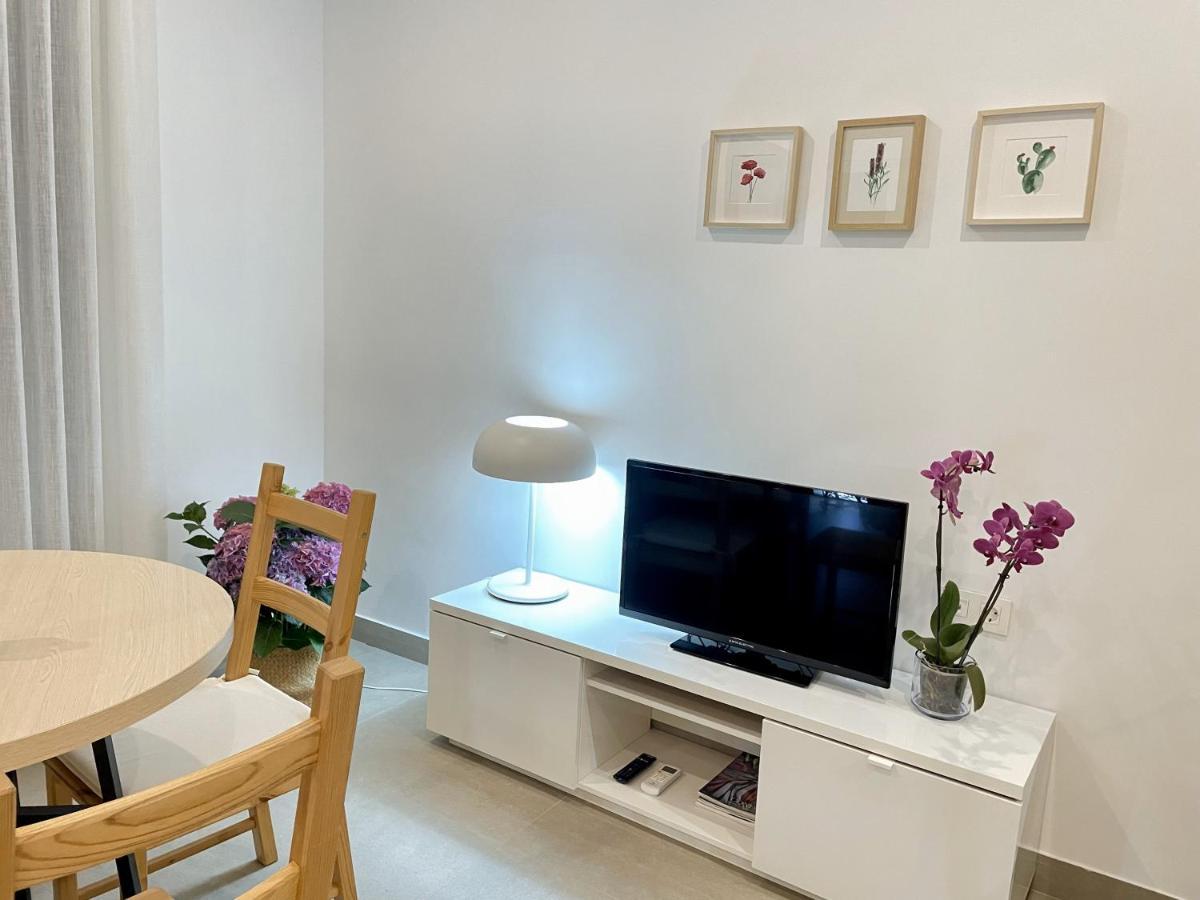 Apartamentos Madreselva Fernan Perez Bagian luar foto