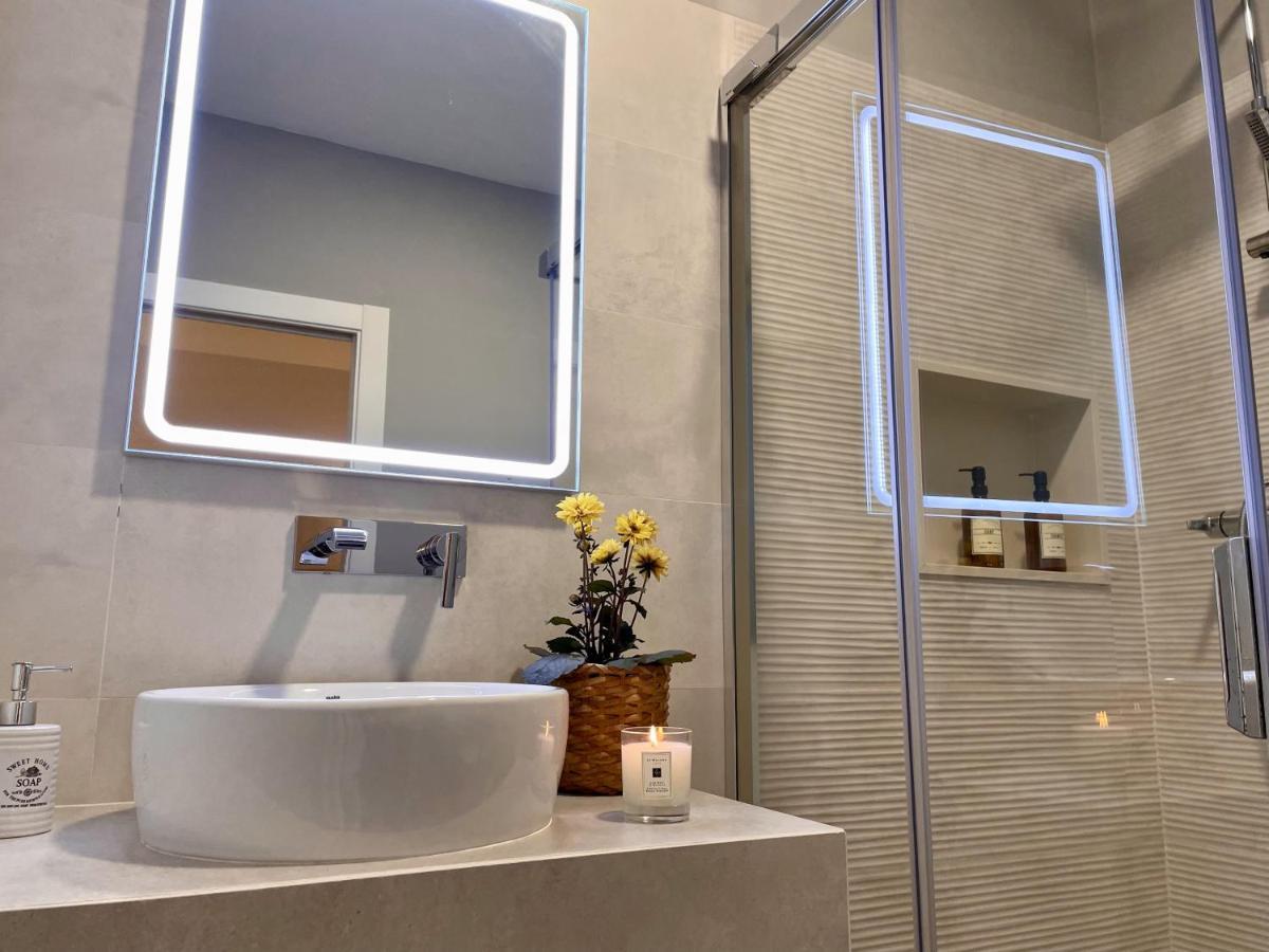 Apartamentos Madreselva Fernan Perez Bagian luar foto