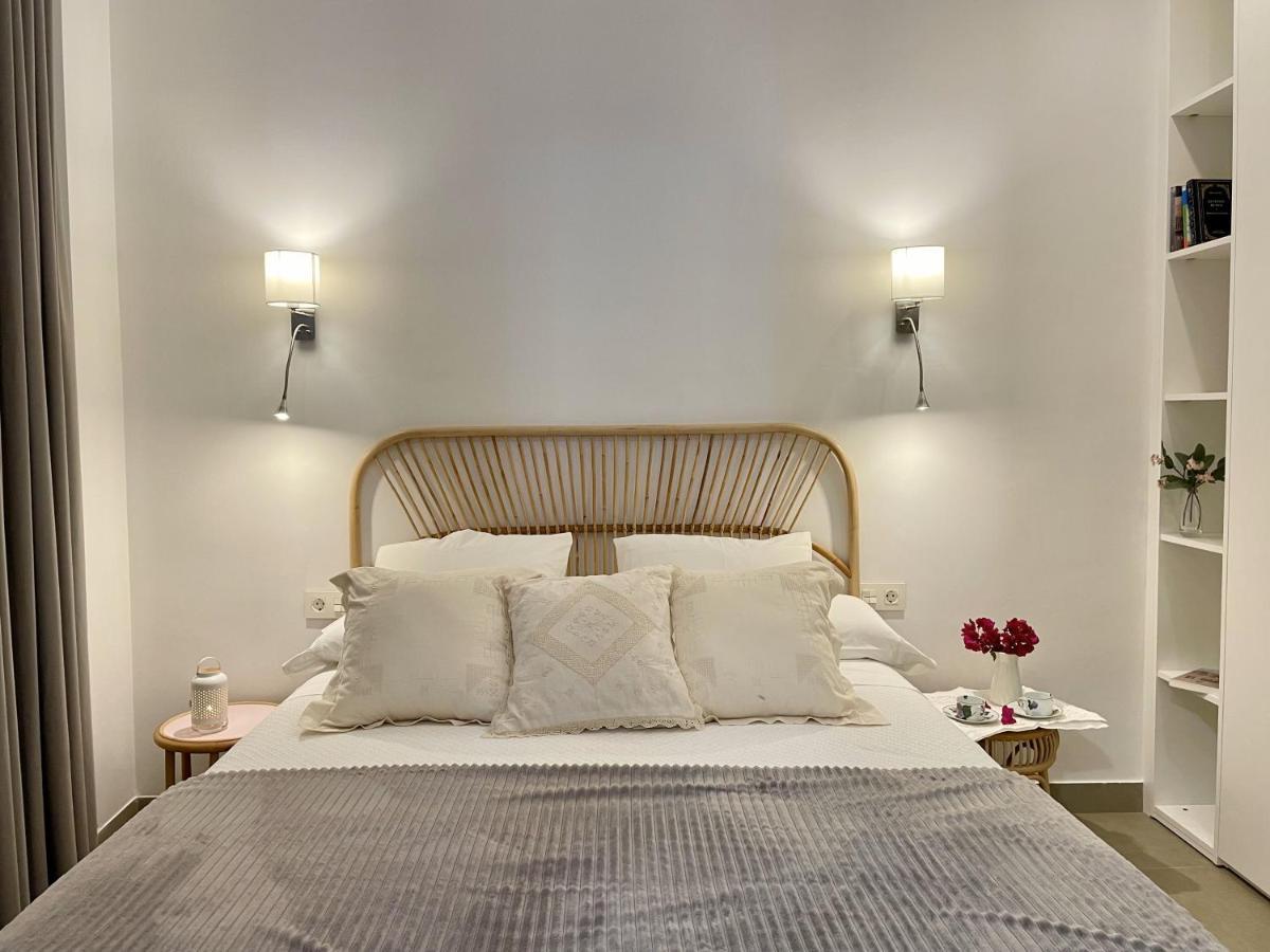 Apartamentos Madreselva Fernan Perez Bagian luar foto