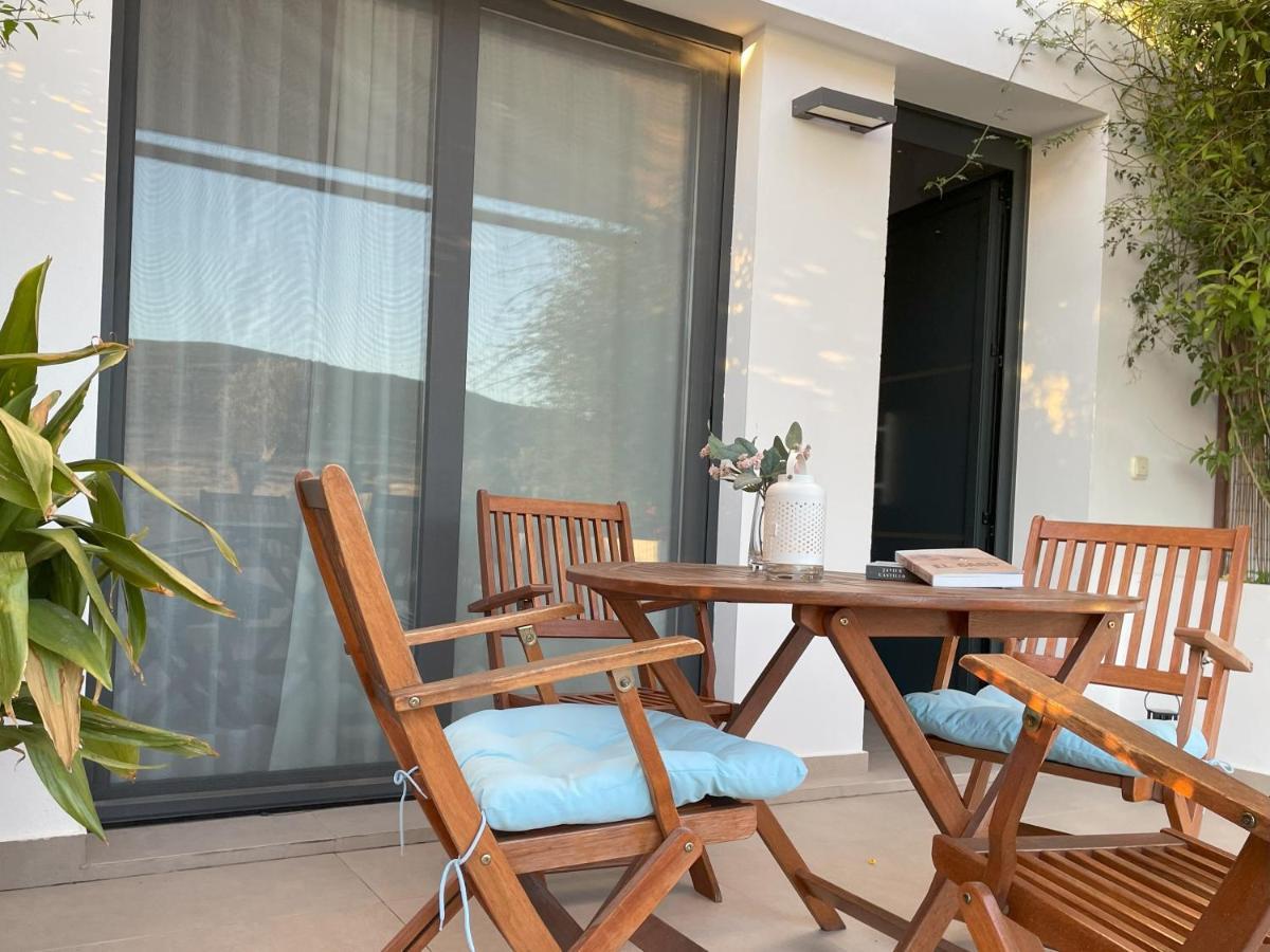 Apartamentos Madreselva Fernan Perez Bagian luar foto