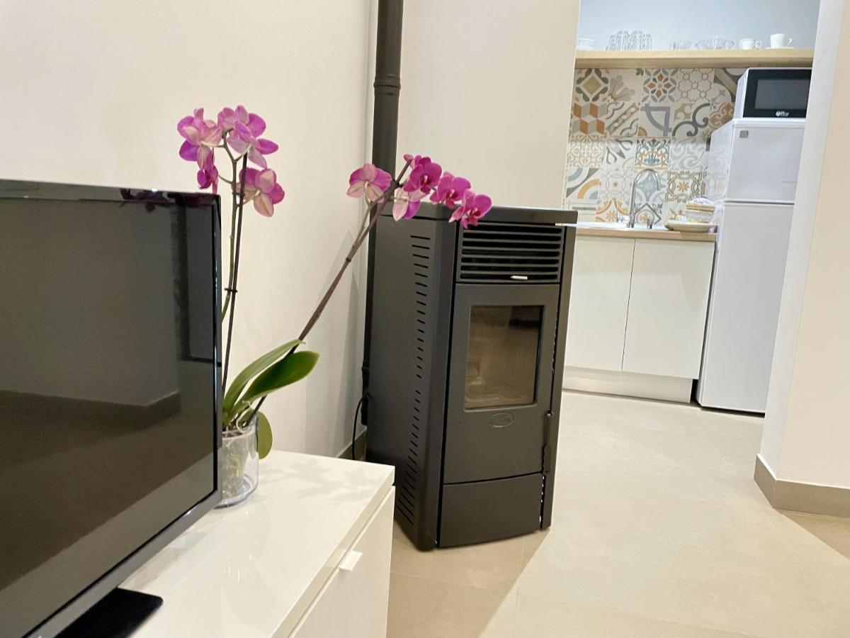 Apartamentos Madreselva Fernan Perez Bagian luar foto