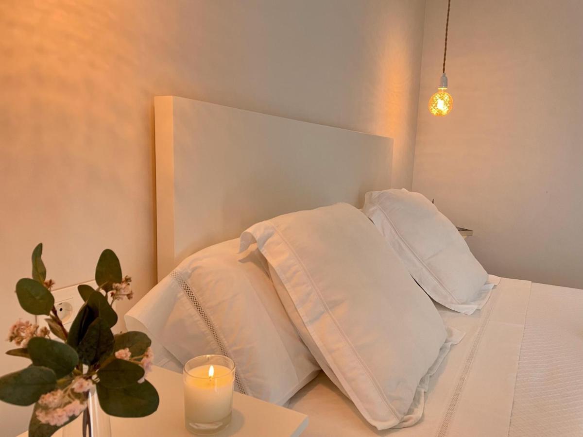 Apartamentos Madreselva Fernan Perez Bagian luar foto