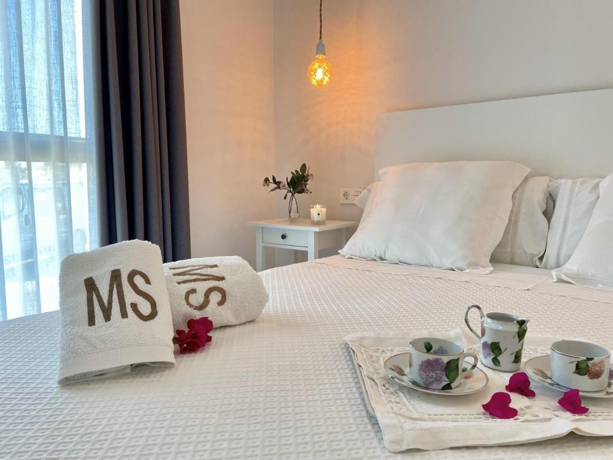 Apartamentos Madreselva Fernan Perez Bagian luar foto