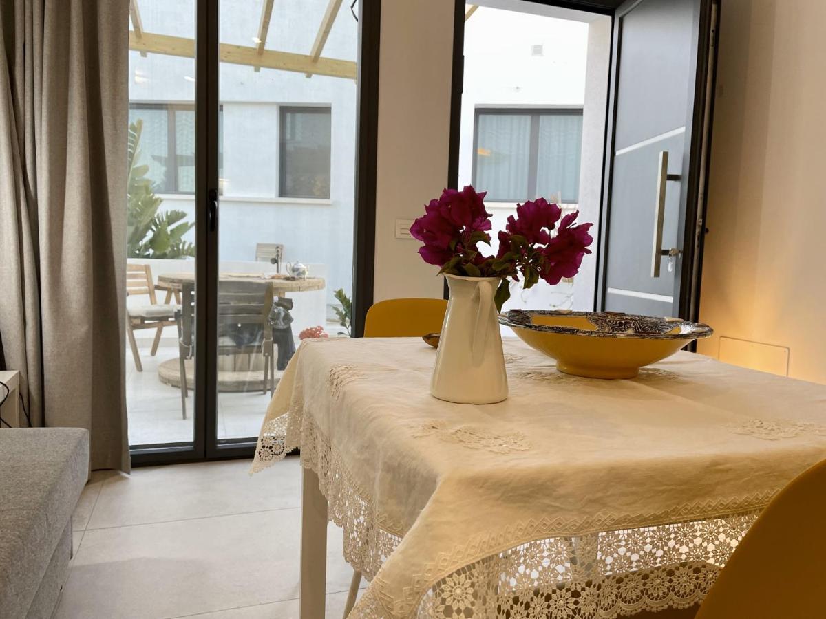 Apartamentos Madreselva Fernan Perez Bagian luar foto