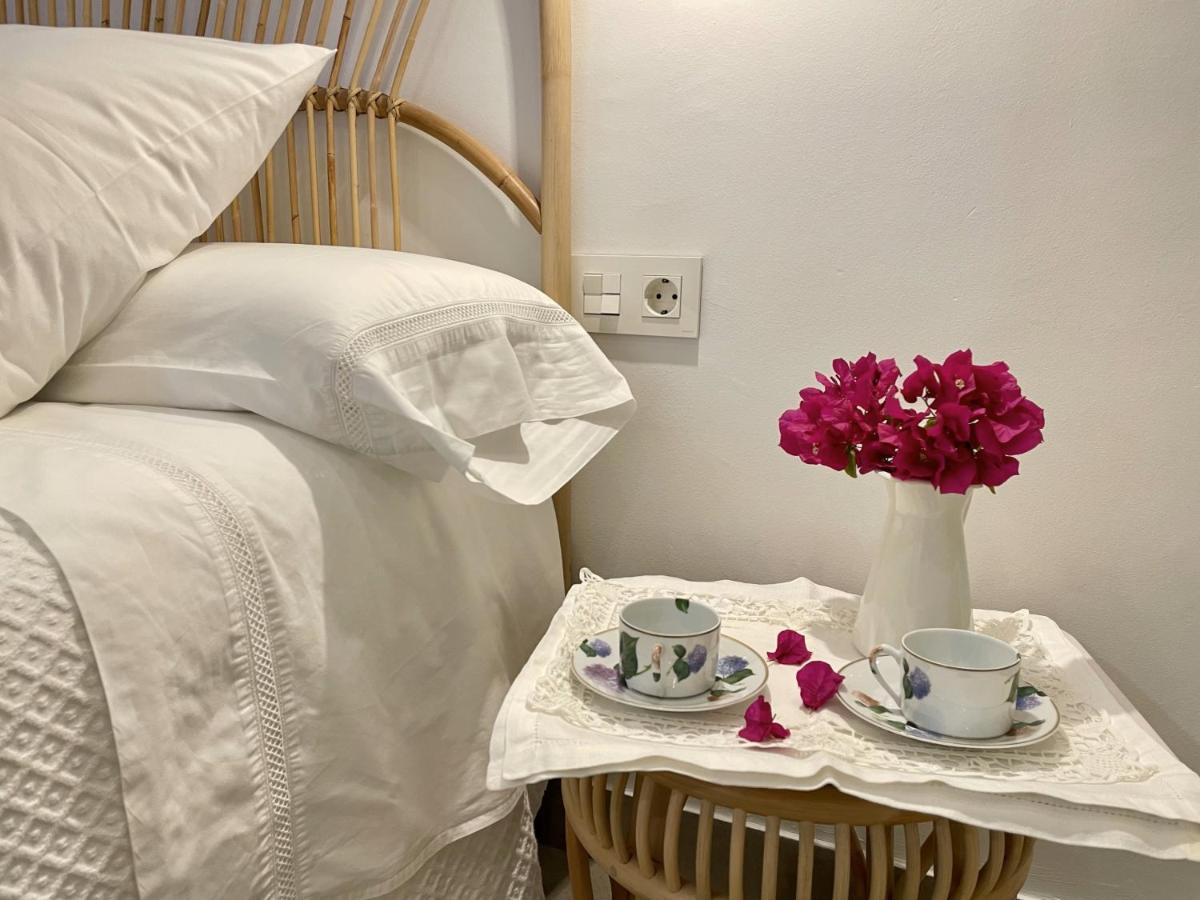 Apartamentos Madreselva Fernan Perez Bagian luar foto