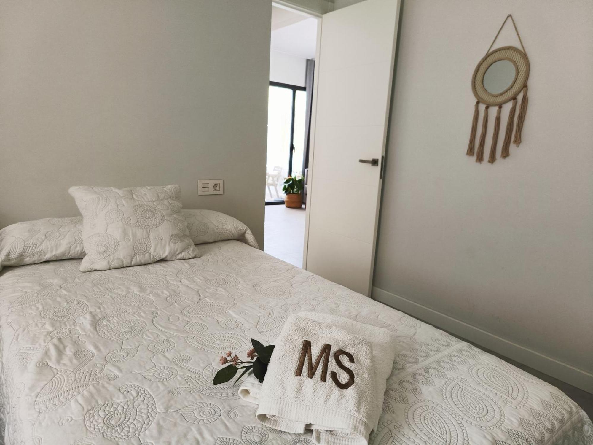 Apartamentos Madreselva Fernan Perez Bagian luar foto
